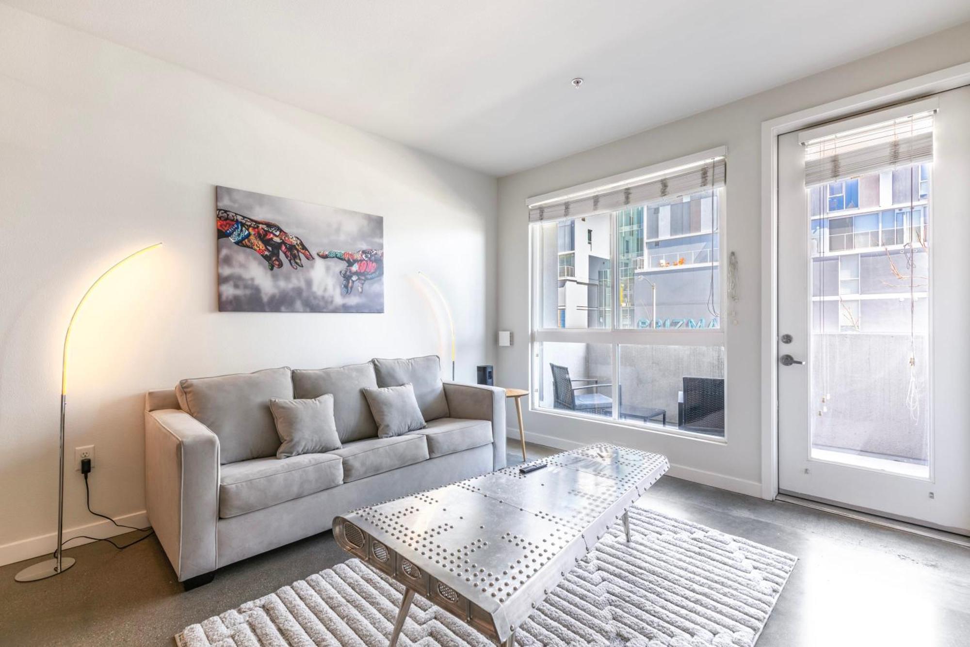 New 2br Luxury Hollywood Appartement