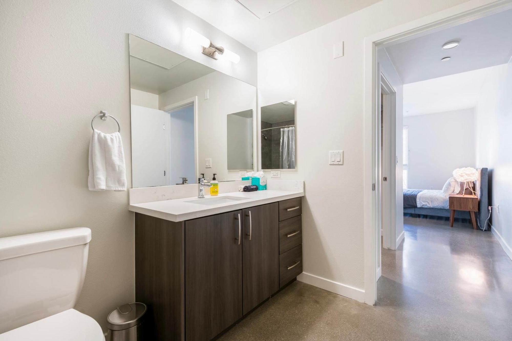 New 2br Luxury Hollywood