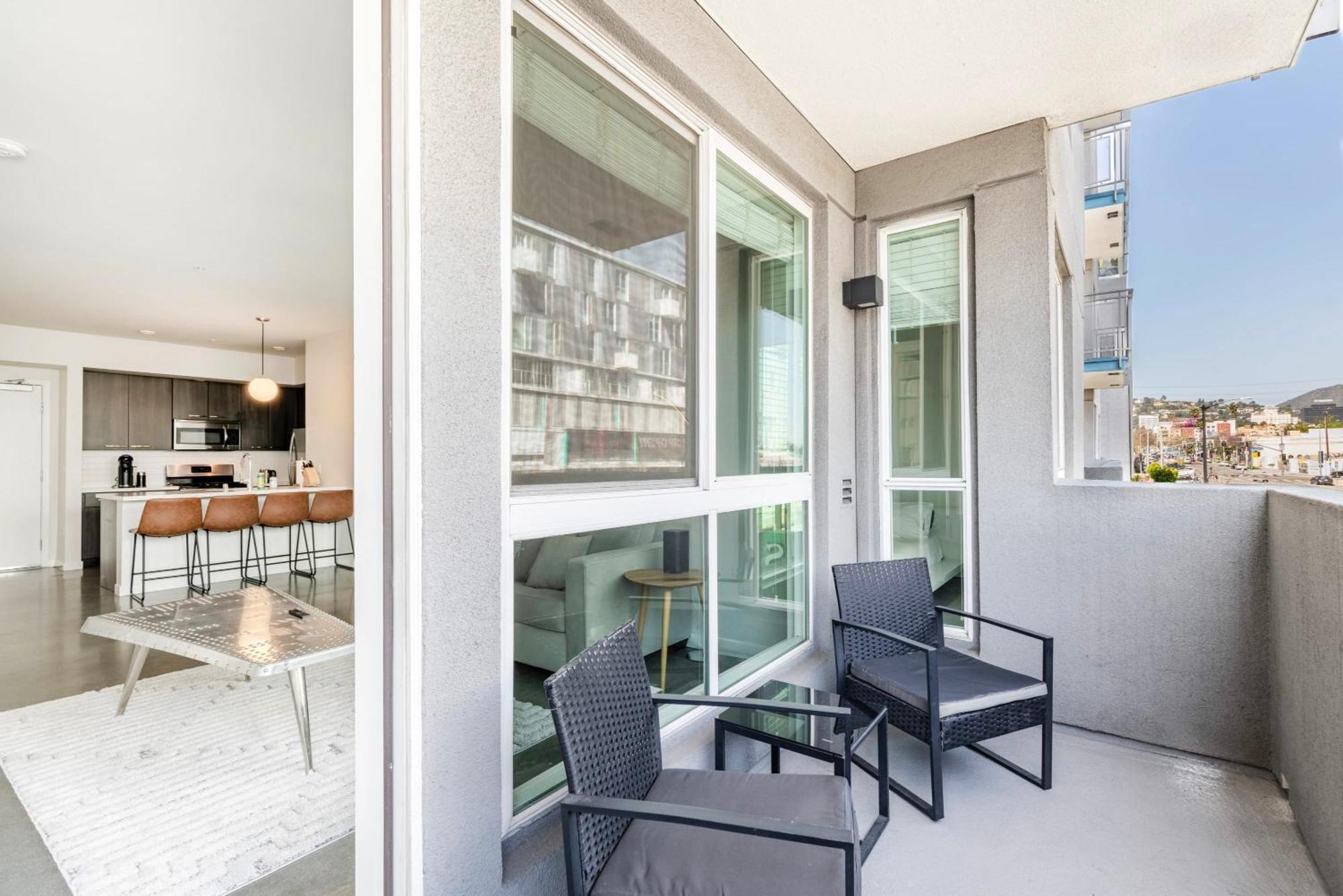 New 2br Luxury Hollywood Los Angeles